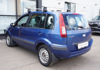 Подержанный автомобиль Ford Fusion 2008 года (5 фото)