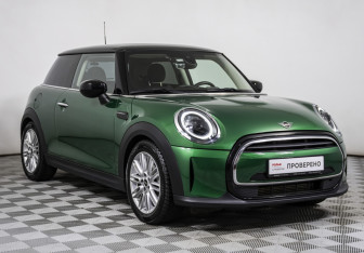 Подержанный автомобиль MINI Hatch 2021 года (3 фото)