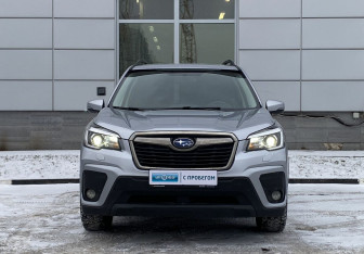 Подержанный автомобиль Subaru Forester Suv 2019 года (2 фото)