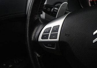 Подержанный автомобиль Citroen C-Crosser 2011 года (21 фото)