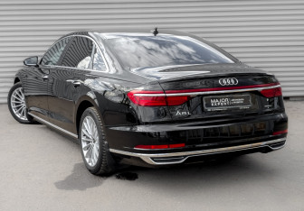 Подержанный автомобиль Audi A8 2021 года (7 фото)