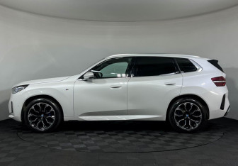 Подержанный автомобиль BMW X3 2025 года (35 фото)