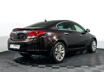Подержанный автомобиль Opel Insignia Sedan 2013 года (5 фото)
