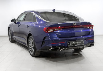 Подержанный автомобиль Kia K5 2021 года (6 фото)
