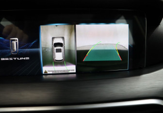 Подержанный автомобиль FAW Bestune T77 2022 года (23 фото)