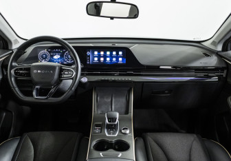 Подержанный автомобиль Omoda C5 2023 года (13 фото)