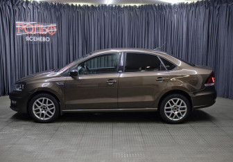 Подержанный автомобиль Volkswagen Polo Sedan 2017 года (8 фото)