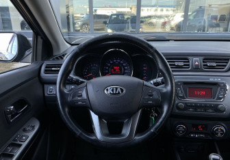 Подержанный автомобиль Kia Rio Sedan 2013 года (13 фото)