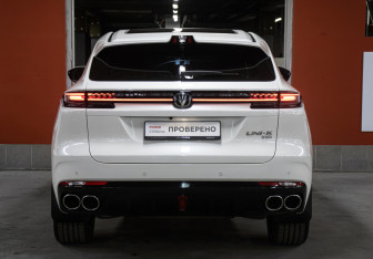 Подержанный автомобиль Changan UNI-K 2023 года (6 фото)