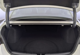 Подержанный автомобиль Kia K5 2021 года (10 фото)
