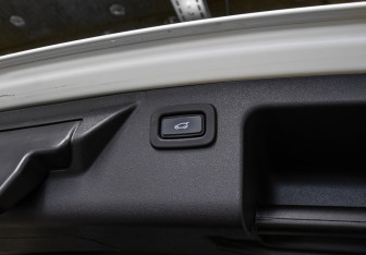 Подержанный автомобиль Land Rover Discovery Sport 2020 года (21 фото)