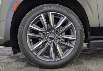 Подержанный автомобиль Cadillac Escalade Suv 2022 года (12 фото)