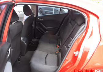 Подержанный автомобиль Mazda 3 Sedan 2014 года (8 фото)