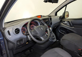 Подержанный автомобиль Opel Combo 2021 года (16 фото)