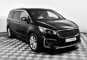 Подержанный автомобиль Kia Carnival 2018 года (3 фото)