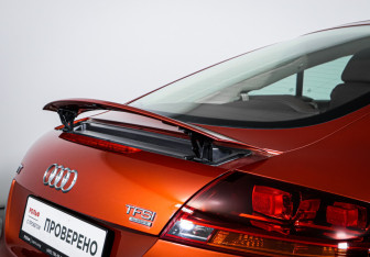 Подержанный автомобиль Audi TT Coupe 2011 года (16 фото)