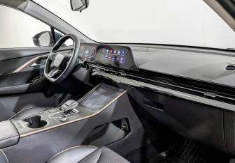 Подержанный автомобиль Omoda C5 2023 года (11 фото)