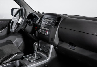 Подержанный автомобиль Nissan Pathfinder 2010 года (9 фото)