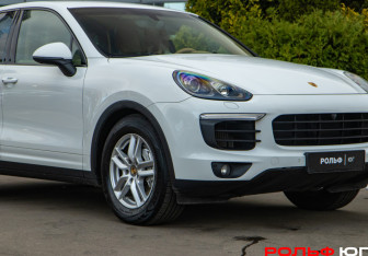 Подержанный автомобиль Porsche Cayenne 2015 года (21 фото)
