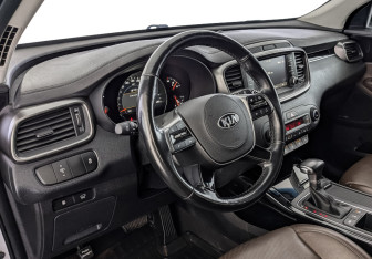 Подержанный автомобиль Kia Sorento 2018 года (16 фото)