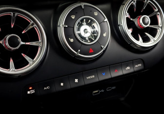 Подержанный автомобиль Tank 300 2023 года (26 фото)