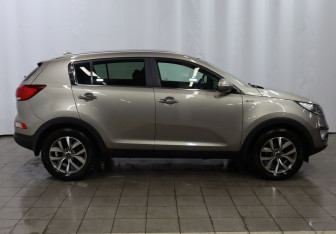 Подержанный автомобиль Kia Sportage 2014 года (7 фото)