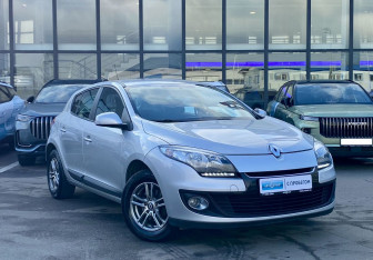 Подержанный автомобиль Renault Megane Hatchback 2014 года (3 фото)