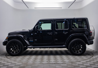 Подержанный автомобиль Jeep Wrangler 2021 года (2 фото)