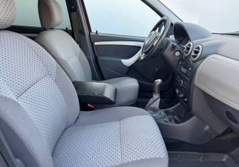 Подержанный автомобиль LADA (ВАЗ) Largus Wagon 2015 года (10 фото)