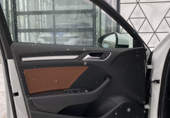 Подержанный автомобиль Audi A3 Sedan 2017 года (16 фото)