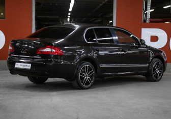 Подержанный автомобиль Skoda Superb Liftback 2012 года (5 фото)