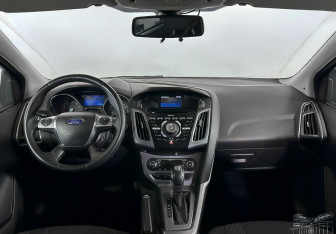 Подержанный автомобиль Ford Focus Hatchback 2012 года (6 фото)