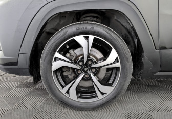 Подержанный автомобиль Москвич 3 2023 года (18 фото)