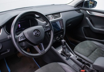 Подержанный автомобиль Skoda Octavia Liftback 2019 года (9 фото)