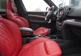 Подержанный автомобиль MINI Countryman 2020 года (12 фото)