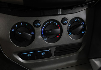 Подержанный автомобиль Ford Focus Hatchback 2011 года (18 фото)