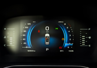Подержанный автомобиль Geely Atlas Pro 2023 года (13 фото)