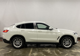 Подержанный автомобиль BMW X4 2019 года (4 фото)