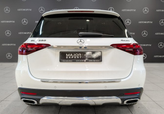 Подержанный автомобиль Mercedes-Benz GLE 2025 года (6 фото)