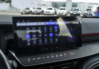 Подержанный автомобиль Toyota Camry Sedan 2024 года (19 фото)