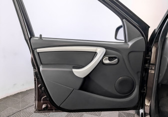 Подержанный автомобиль LADA (ВАЗ) Largus Wagon 2018 года (19 фото)