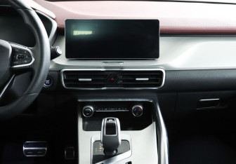 Подержанный автомобиль Geely Coolray 2021 года (9 фото)