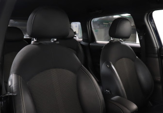 Подержанный автомобиль MINI Countryman 2011 года (16 фото)