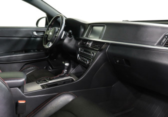 Подержанный автомобиль Kia Optima Sedan 2020 года (8 фото)