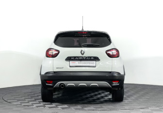 Подержанный автомобиль Renault Kaptur 2017 года (6 фото)