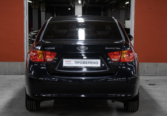 Подержанный автомобиль Hyundai Elantra Sedan 2008 года (6 фото)