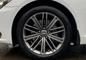 Подержанный автомобиль Genesis G80 2017 года (9 фото)