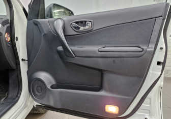 Подержанный автомобиль Renault Koleos 2013 года (24 фото)