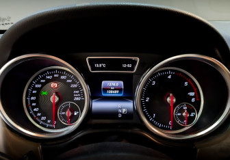 Подержанный автомобиль Mercedes-Benz GLE 2016 года (13 фото)