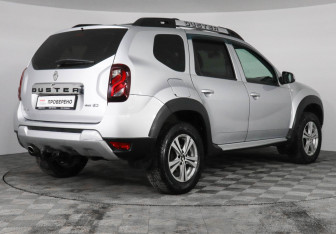 Подержанный автомобиль Renault Duster 2018 года (5 фото)